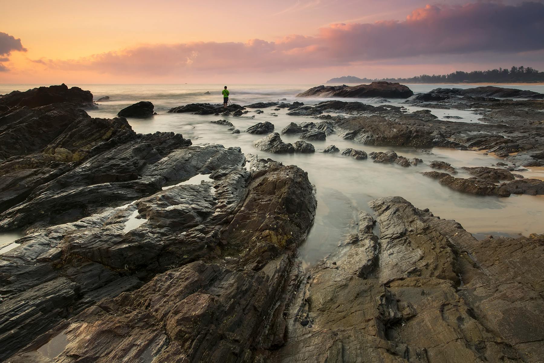 solo travel adventure journey solitude
